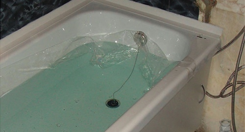 Установкой акрилового вкладыша | Низино